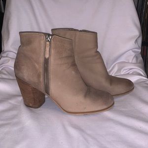 BP booties grey